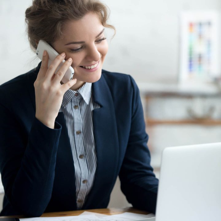 architect-woman-phone architect-woman-phone